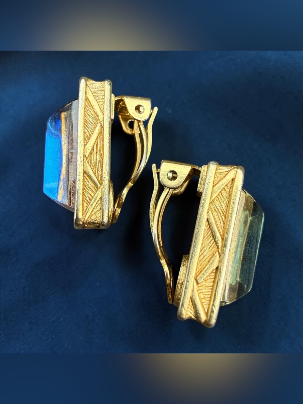 Vintage Givenchy Blue Prism Couture Gold Tone Clip Earrings Etched Herringbone - Picture 4 of 7